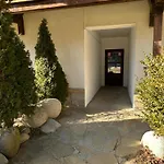 Apartman Monarx *